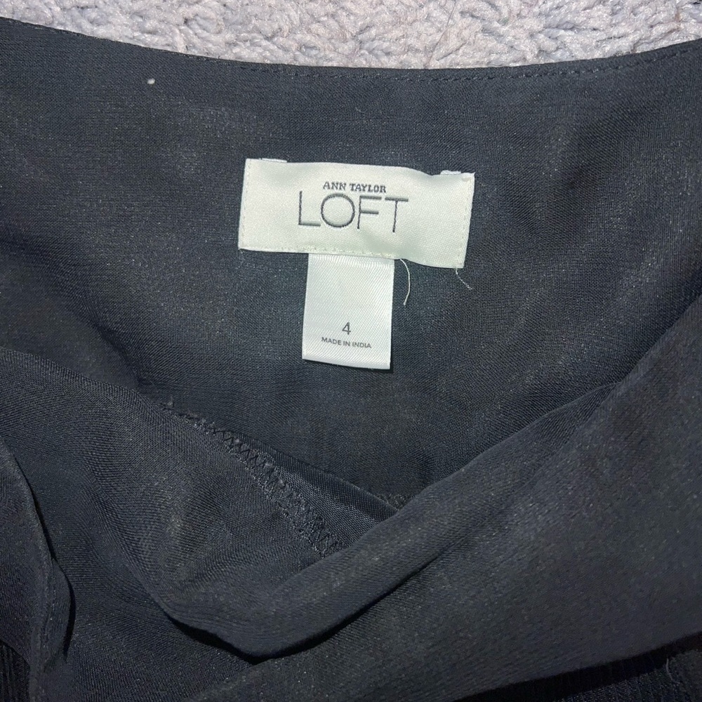 LOFT Skirt - Picture 2 of 3
